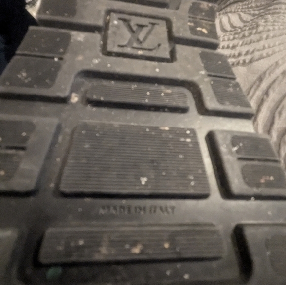 LV sneaker black color in perfect condition size 43 100% authentic/  Mercari - Picture 5 of 16